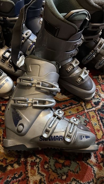 горнолыжные ботинки Sanmar.