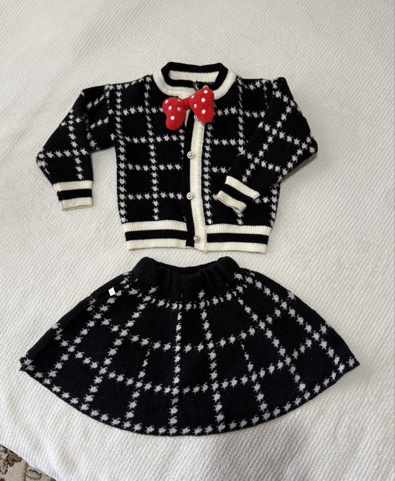 Продам шерстяной костюм на девочку 3 г