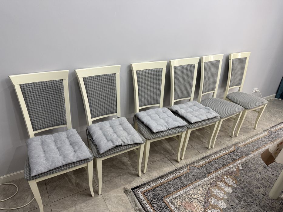 Продам стулья изв натурального дерева