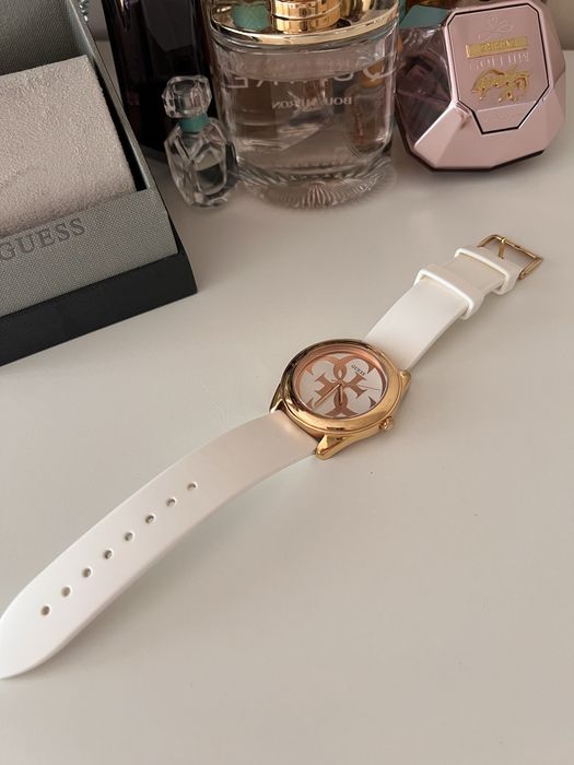 Дамски часовник Guess