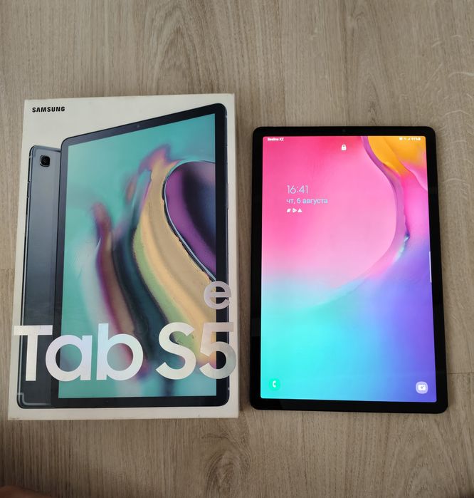Срочно продам смартфон Samsung Tab s5e