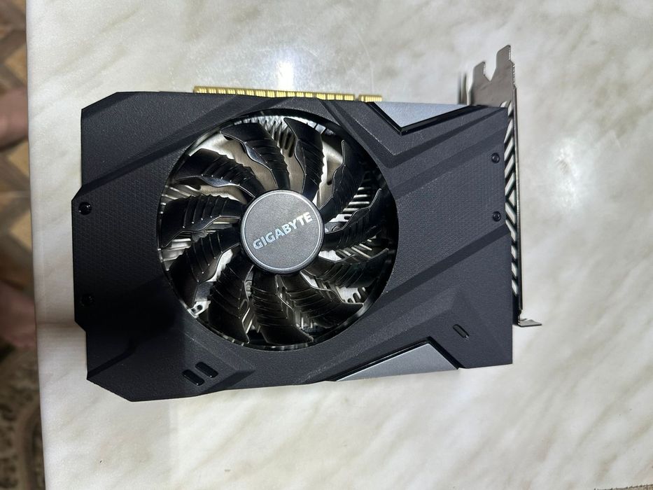 GTX 1650 SUPER    .
