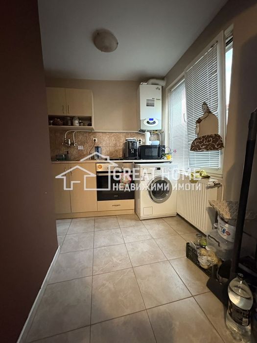 Топ локация!! Етаж от къща!! Вароша!!