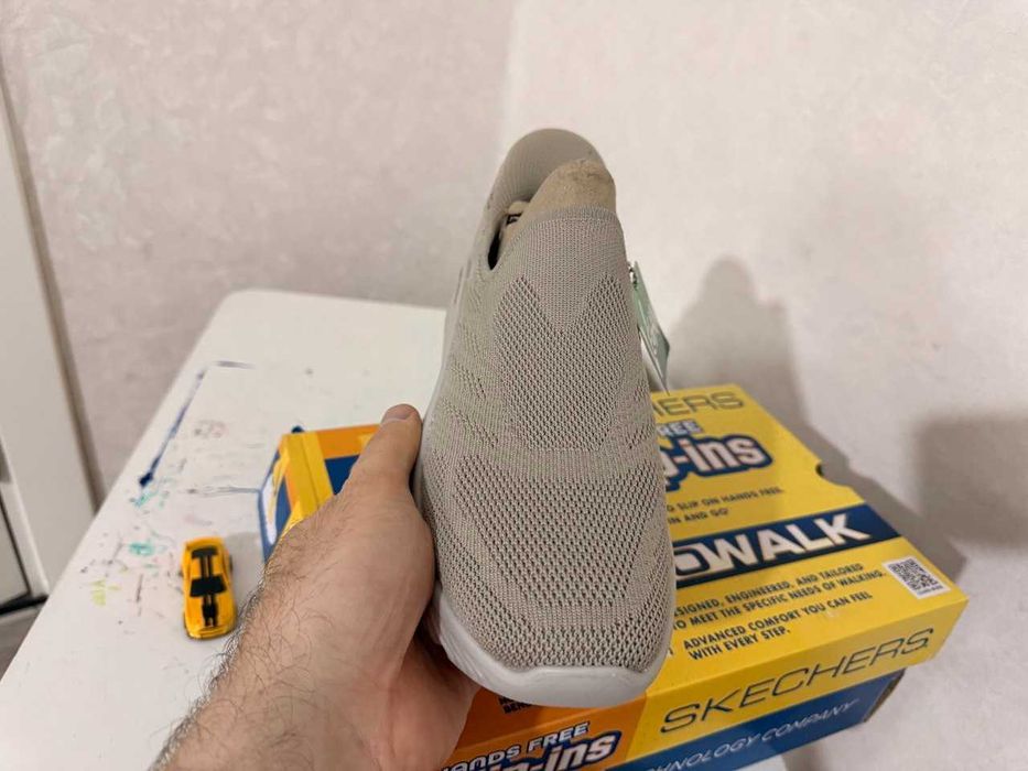 кроссовки Skechers