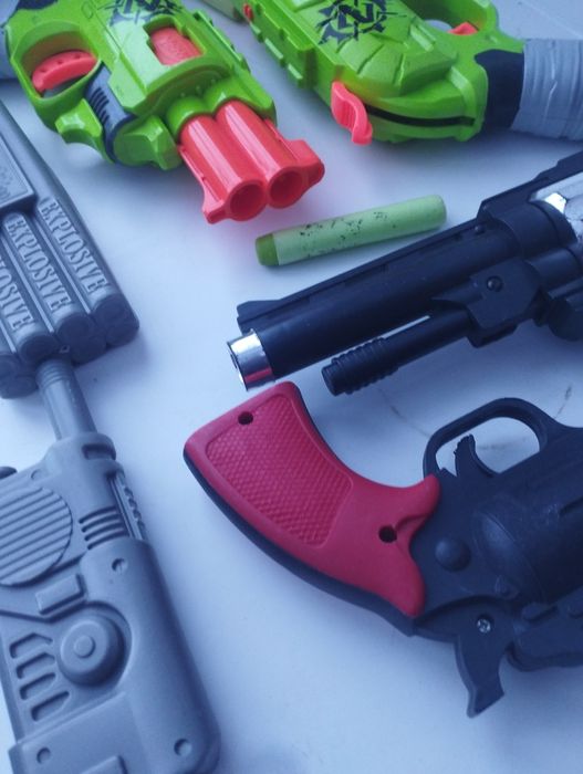 Продам игрушечное оружие