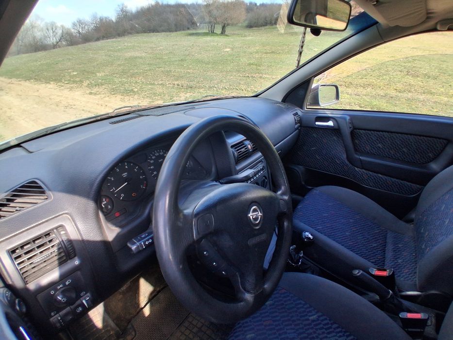 Vand opel astra g cu portbagajul mai mare ca frigiderul lui bunicata