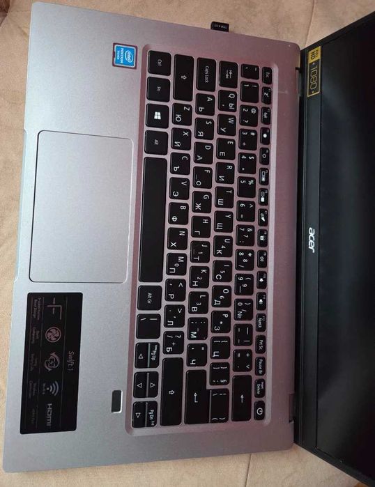 Лаптоп Acer Swift1   8GB RAM,500GB SSD