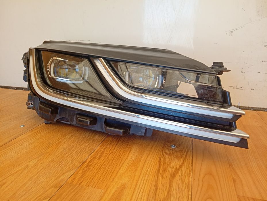 Far dreapta full led vw arteon 3G8 941 082