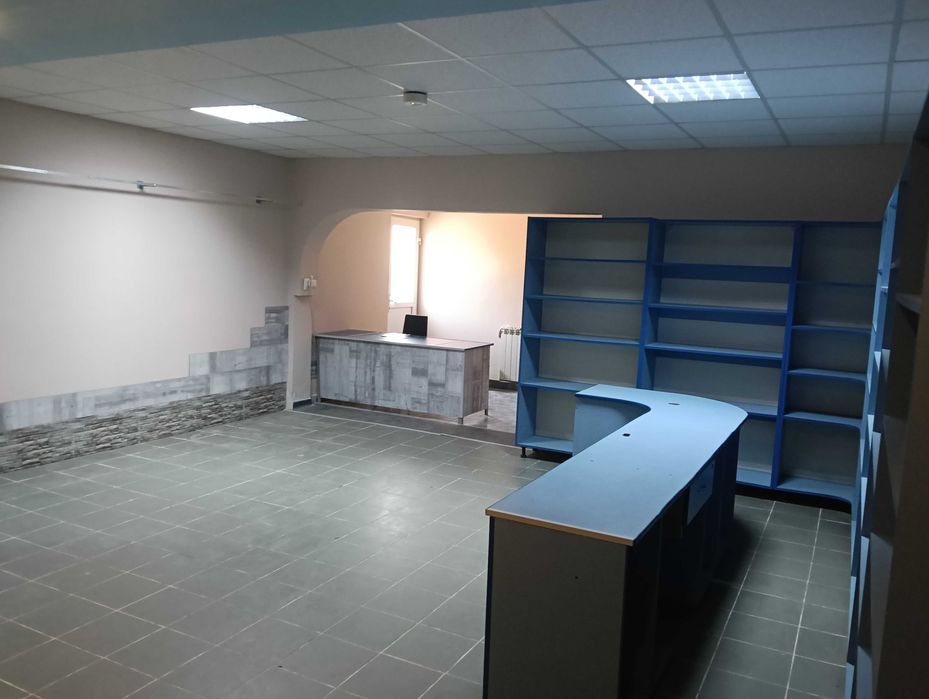 Închiriez spațiu comercial stradal