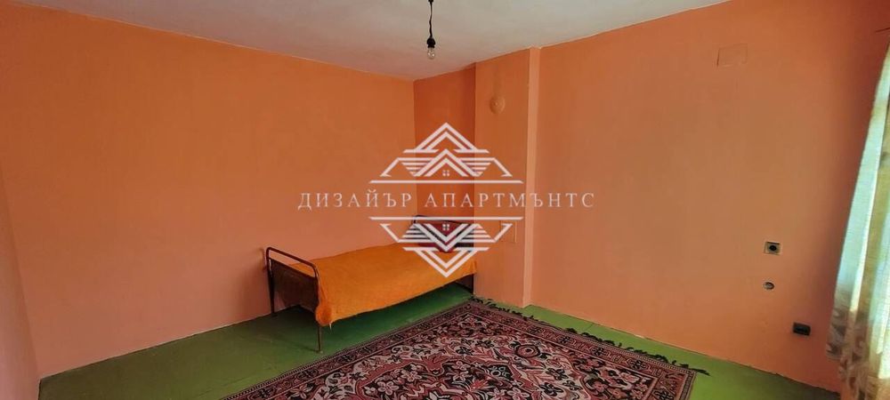 Къща в Бургас, област-с.Венец площ 245, двор 800
