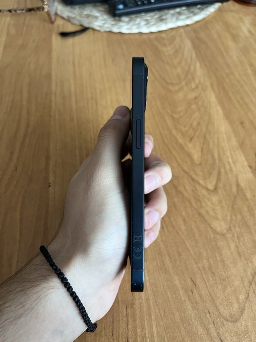 Apple iPhone 13 128GB Midnight - МНОГО ЗАПАЗЕН!