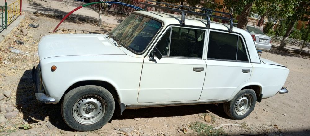 011 sotiladi arzonga