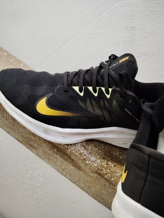 Adidași Nike -Nu trimit!