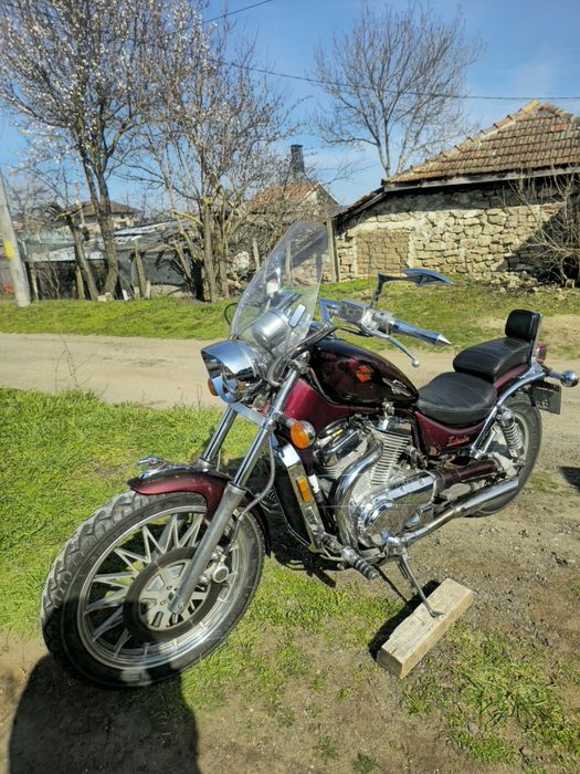 Suzuki Intruder VS 700