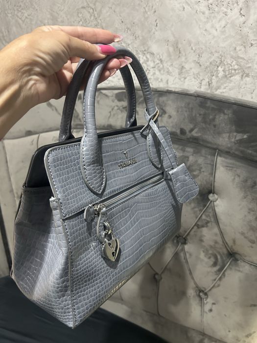 Оригинална дамска чанта  TRUSSARDI