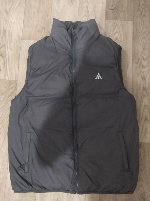 Продаю жилетку ACG