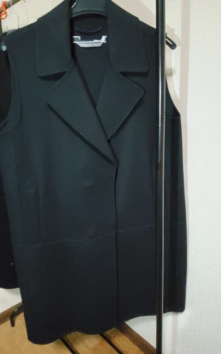 Продам женские жилеты