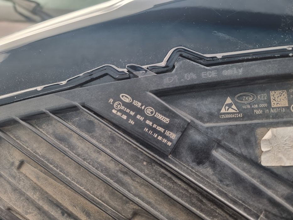 Far dreapta audi Q8 matrix full led cod 4M8941036