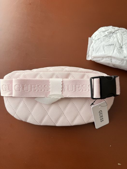 Нова, оригинална чанта за кръст Guess