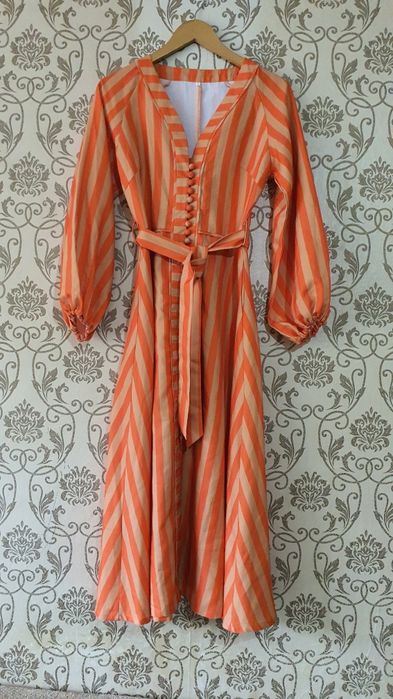 Красивое женское платье