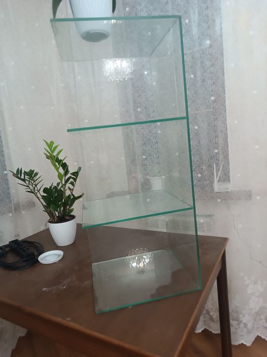 Полка витрина для магазина