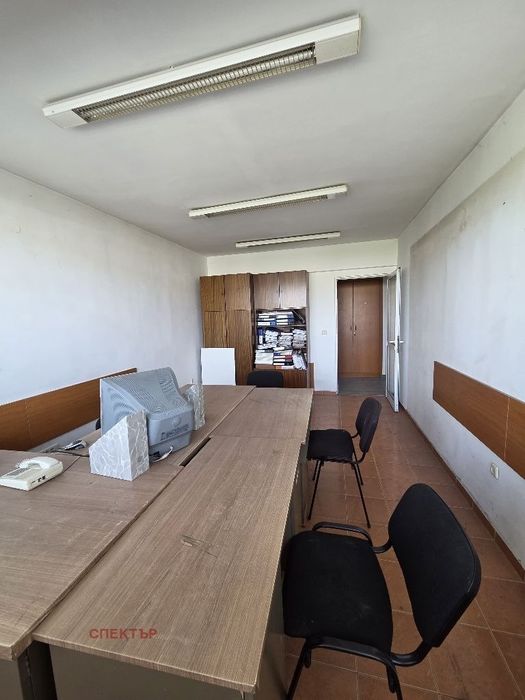 Продава се Офис-етаж 215 м2 109900 евро