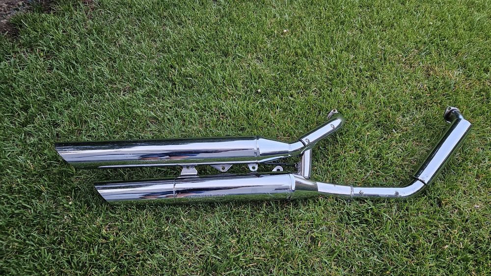 Vând tobe suzuki intruder