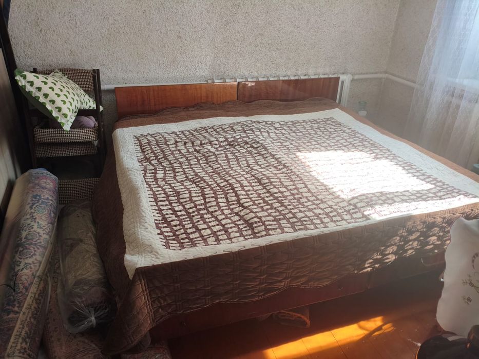 Отдам бесплатно две кровати.