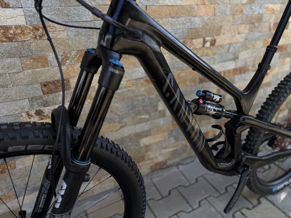 2024 Canyon Spectral CF8 29" карбонов МТБ байк