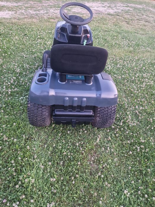 Vand tractoras gazon/masina tuns iarba