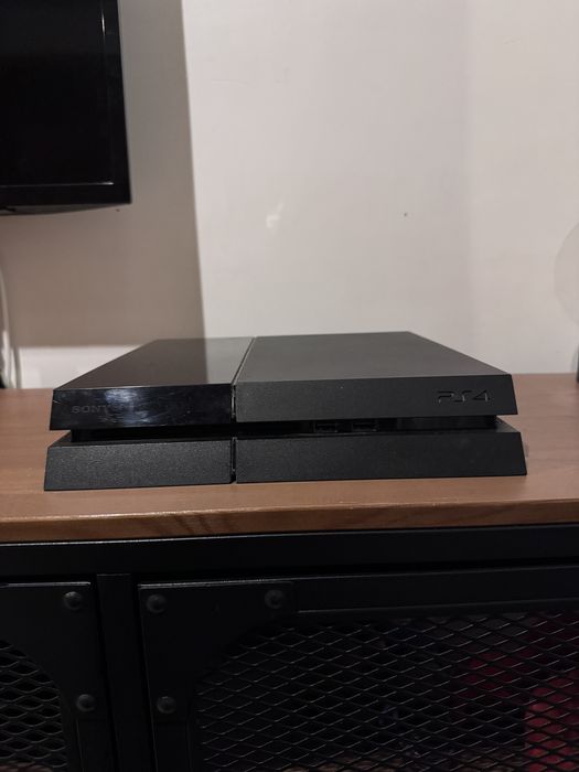 PlayStation 4 (PS 4)+3 controlere