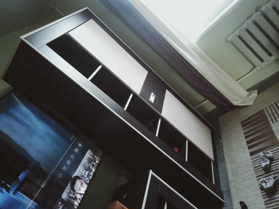 продам мебель сервант шкаф