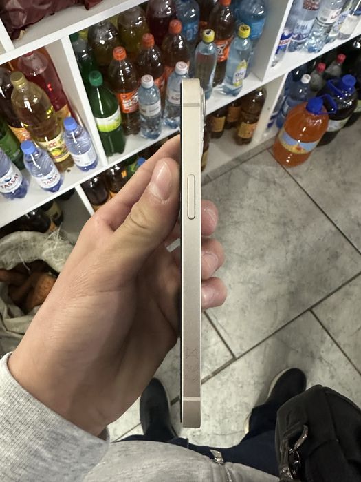 iPhone 13 в белом цвете