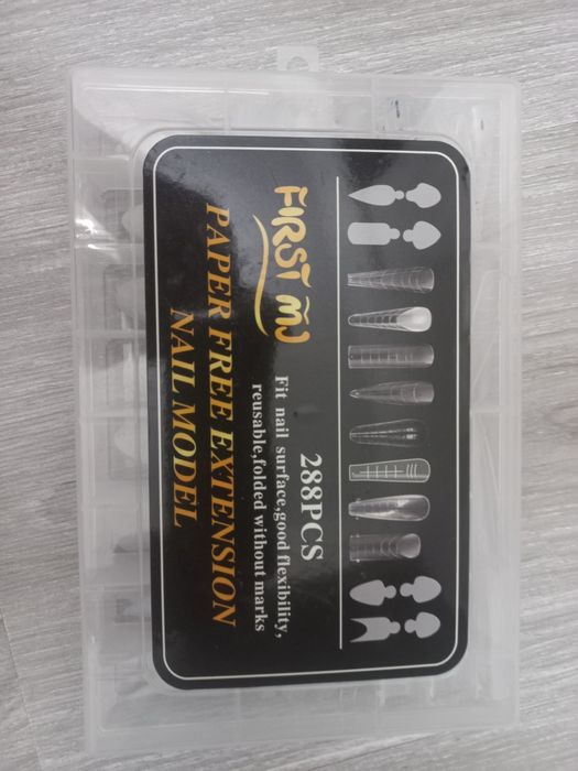 Продаеться товары для маникюра