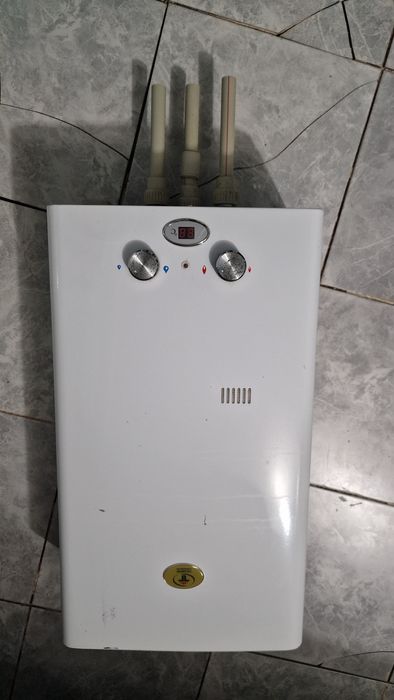 Аристон газовый настенный