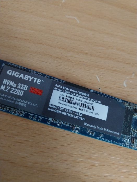 SSD , M2 , 180 GB cu WIndous 11 pe el