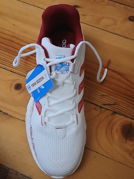 Маратонки ADIDAS