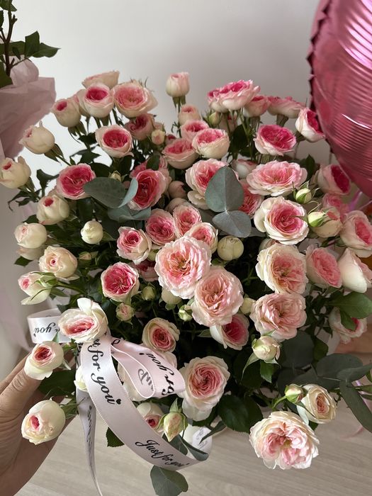 Продам свежие розы в коробках