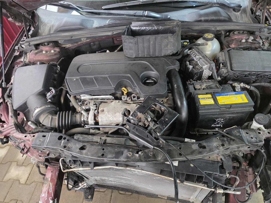 Opel Insignia 2019 1.6 diesel 91.000 km avariat frontal