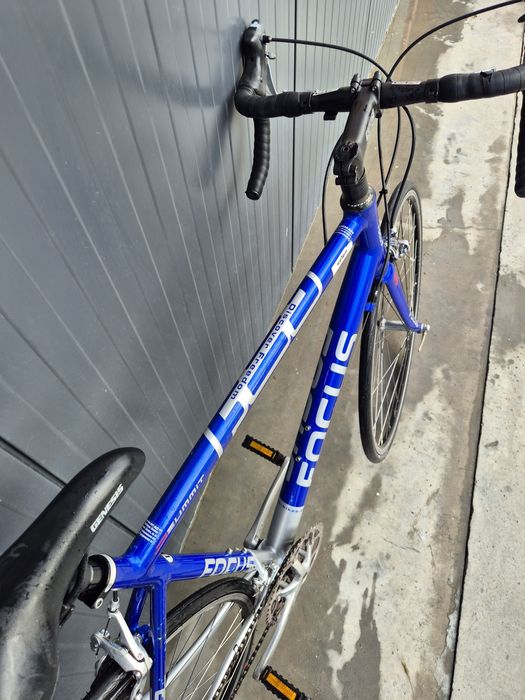 Bicicleta semicursiera focus summit