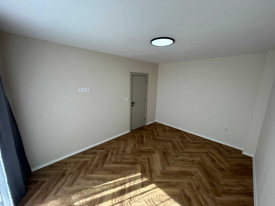 Собственик продава 3 стаен апартамент кв. Възраждане