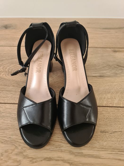 Қымбат аяқ киімдер