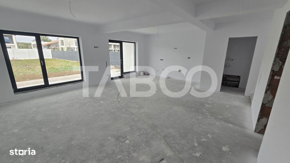Casa de vanzare 4 camere 2 bai 380mp teren liber  2 parcari Selimbar