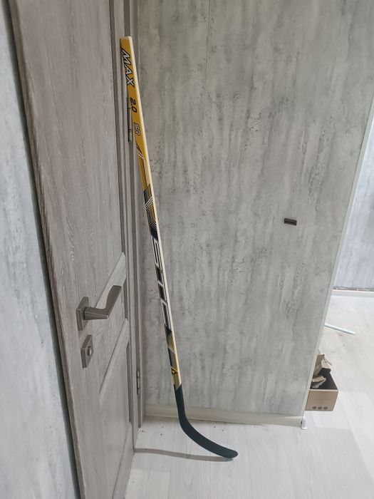 Продам клюшку хоккей