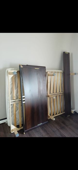 Кровать срочно 140*200