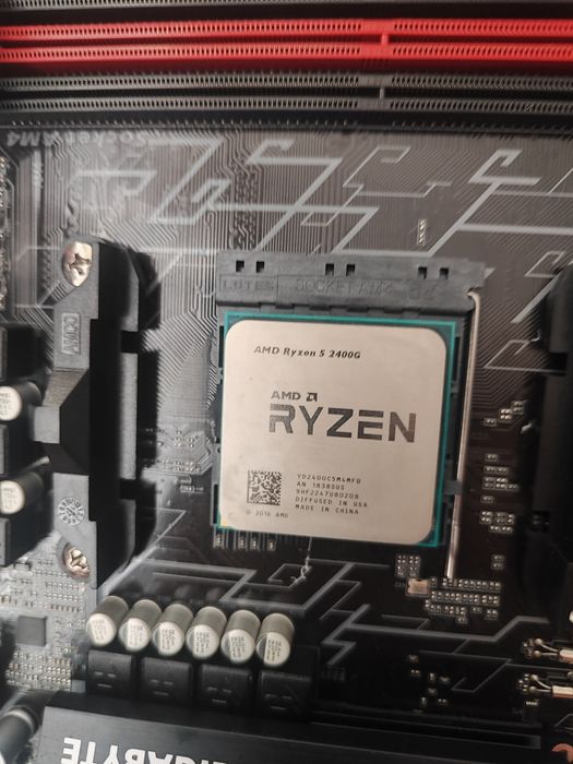 Комплект GIGABYTE GA-AB350-Gaming 3 + Ryzen 5 2400G