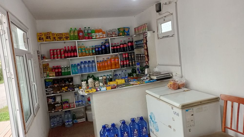 Ishlab turibdi pul kerakligi uchun sotyapman