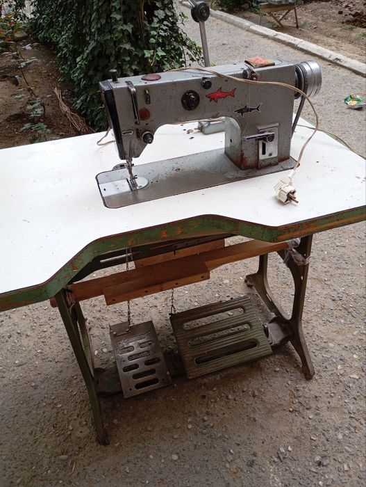 Тикув машинаси сотилади