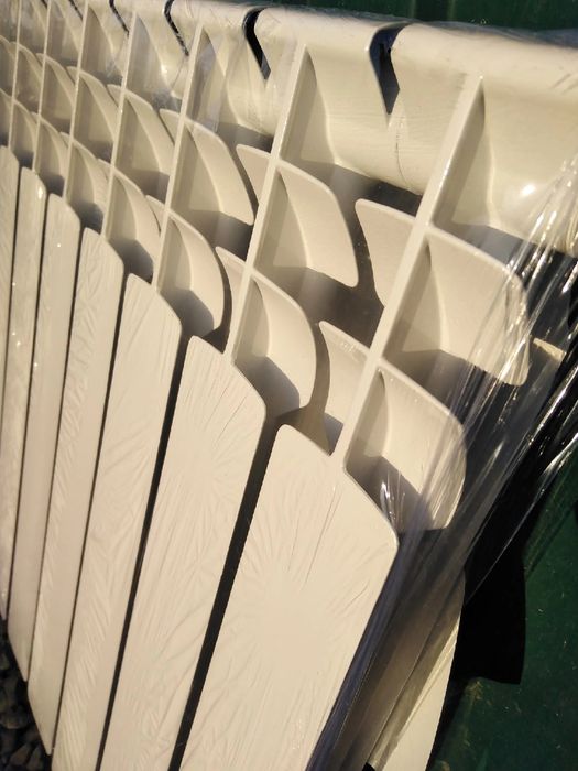 Продаем чугунные батареи отопления.