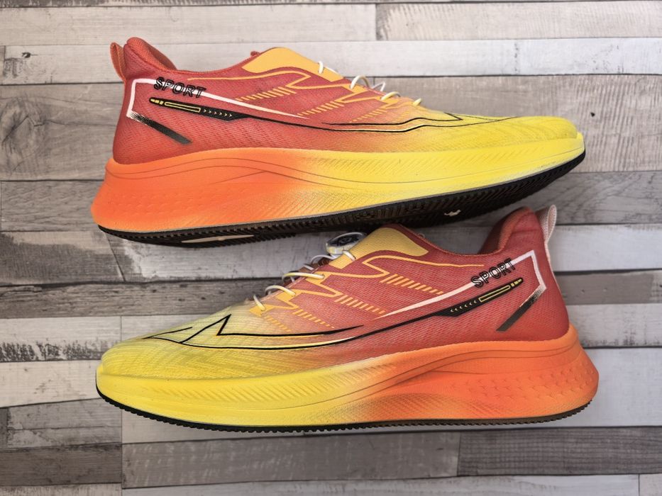 Маратонки нови 44 и 42 номер